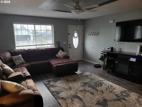 1023 Sanford Street Coos Bay OR 97420