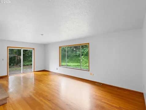 16732 Se Haig Street Portland OR 97236
