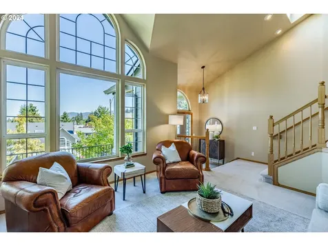 749 Woodcrest Drive Springfield OR 97477