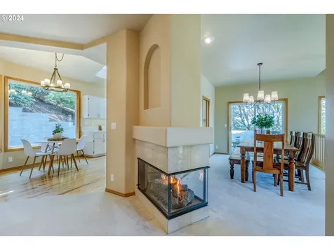 749 Woodcrest Drive Springfield OR 97477