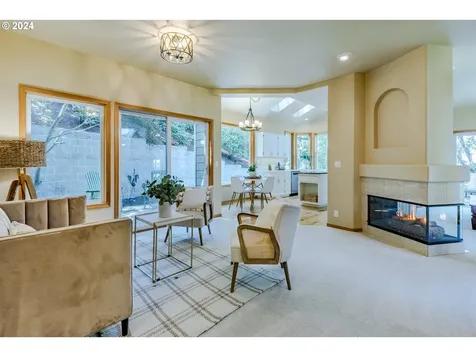 749 Woodcrest Drive Springfield OR 97477