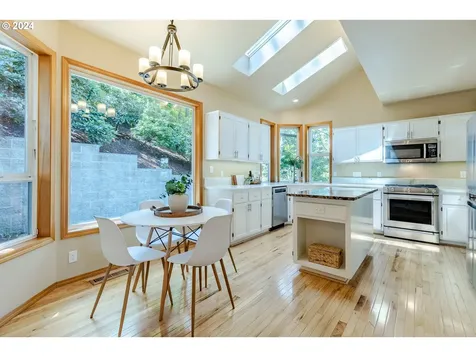 749 Woodcrest Drive Springfield OR 97477