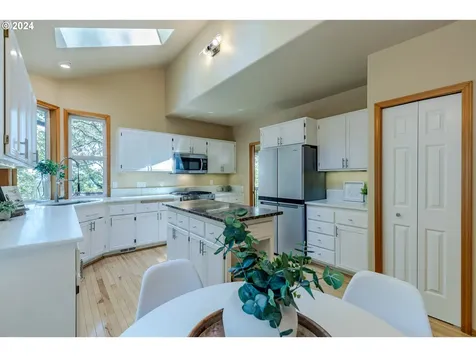 749 Woodcrest Drive Springfield OR 97477