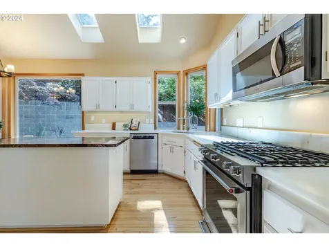749 Woodcrest Drive Springfield OR 97477