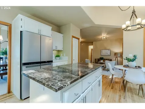 749 Woodcrest Drive Springfield OR 97477