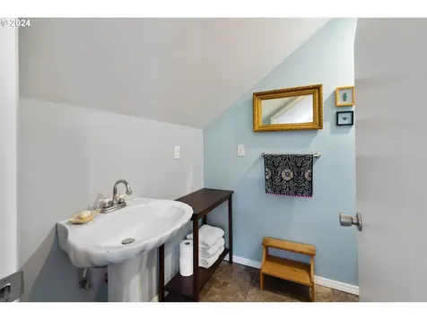 2800 Ne Lockwood Creek Road La Center WA 98629
