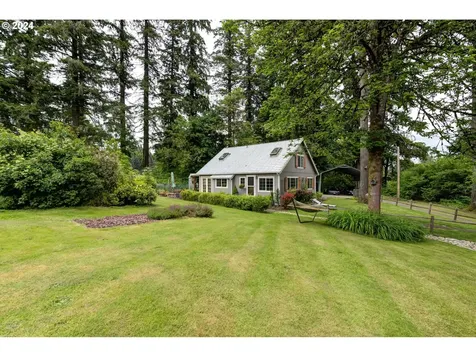 2800 Ne Lockwood Creek Road La Center WA 98629