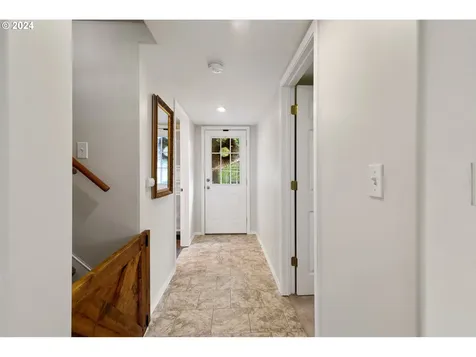 2800 Ne Lockwood Creek Road La Center WA 98629