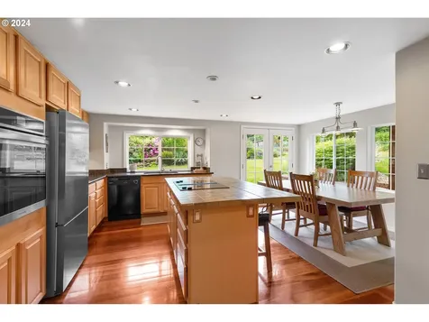 2800 Ne Lockwood Creek Road La Center WA 98629