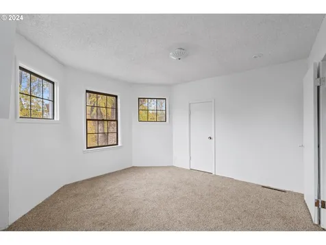 814 NW Despain Avenue Pendleton OR 97801