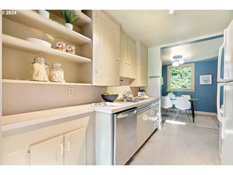 7224 SW 33rd Avenue Portland OR 97219