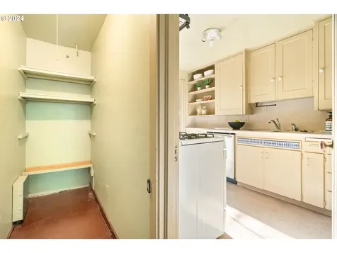 7224 SW 33rd Avenue Portland OR 97219