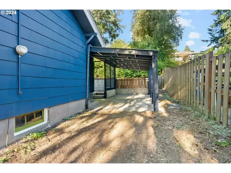 7224 SW 33rd Avenue Portland OR 97219
