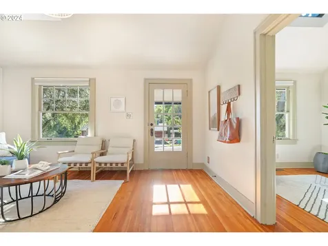 7224 SW 33rd Avenue Portland OR 97219