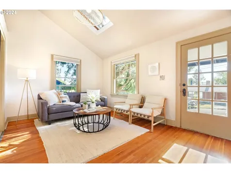 7224 SW 33rd Avenue Portland OR 97219