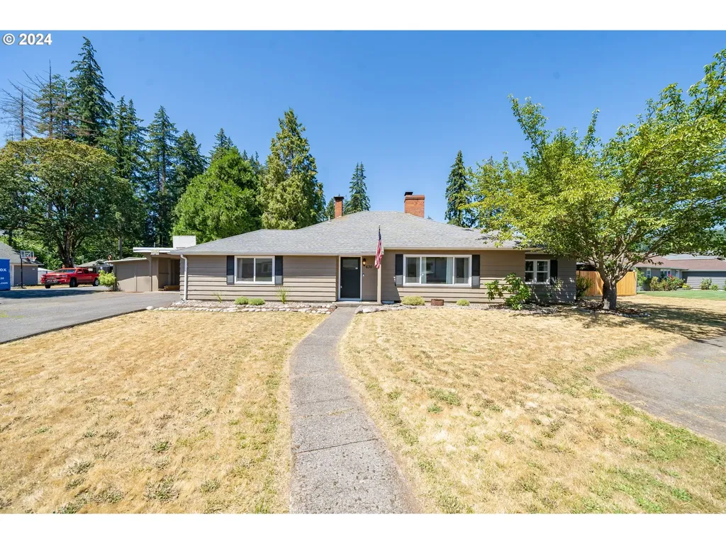 630 SW Parkside Drive Mill City OR 97360