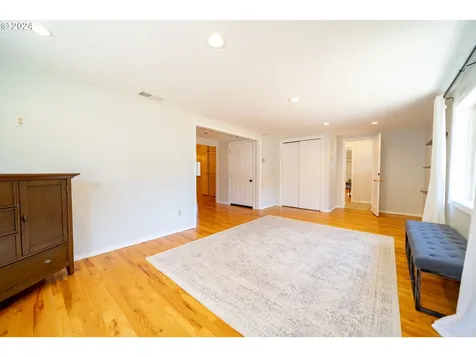 630 SW Parkside Drive Mill City OR 97360