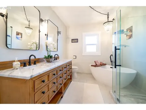 630 SW Parkside Drive Mill City OR 97360