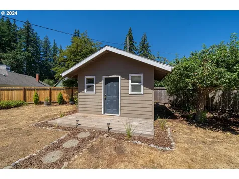 630 SW Parkside Drive Mill City OR 97360