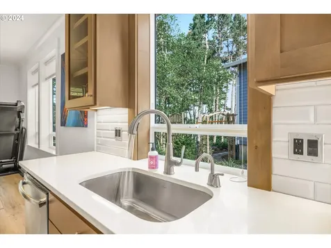 5975 Balboa Avenue Lincoln City OR 97367