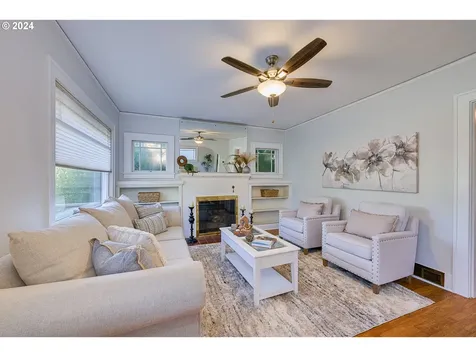 1732 Se 55th Avenue Portland OR 97215