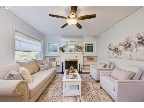 1732 Se 55th Avenue Portland OR 97215