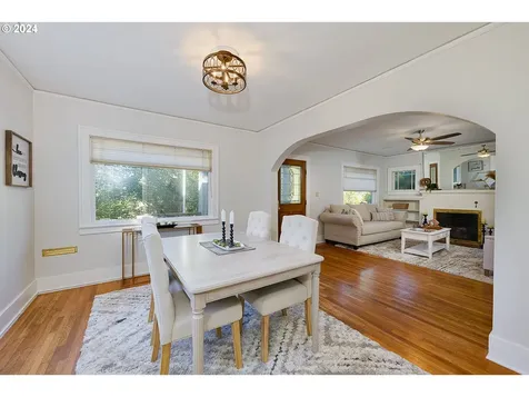 1732 Se 55th Avenue Portland OR 97215