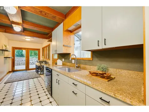 1732 Se 55th Avenue Portland OR 97215