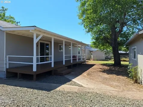 2018 Austin Road Roseburg OR 97471