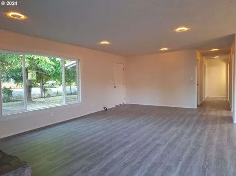 2018 Austin Road Roseburg OR 97471