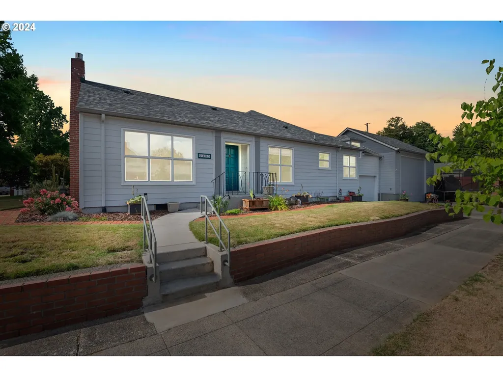 2405 Maple Street Longview WA 98632