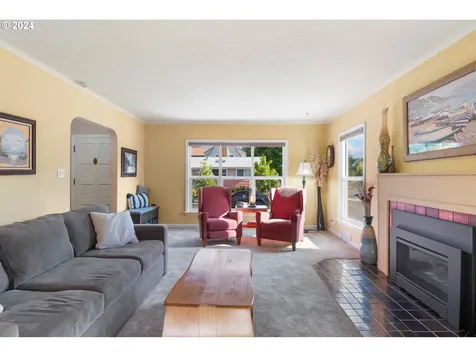 2405 Maple Street Longview WA 98632