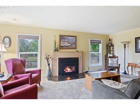 2405 Maple Street Longview WA 98632