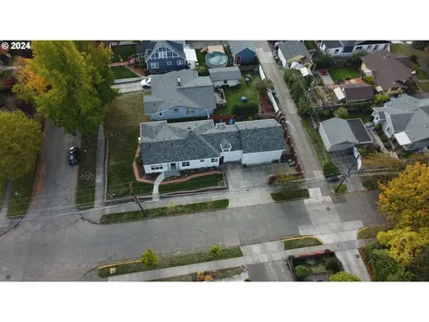 2405 Maple Street Longview WA 98632