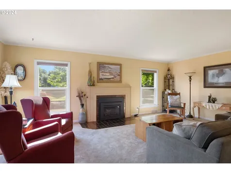2405 Maple Street Longview WA 98632