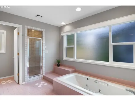 2405 Maple Street Longview WA 98632