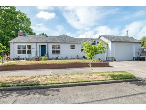 2405 Maple Street Longview WA 98632