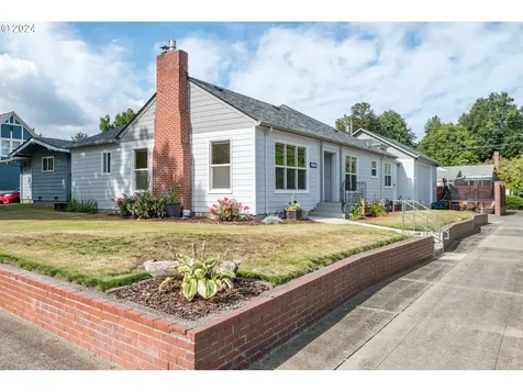 2405 Maple Street Longview WA 98632