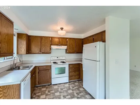 5918 N Newark Street Portland OR 97203