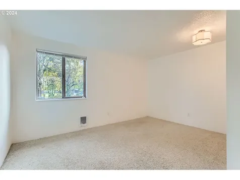 5918 N Newark Street Portland OR 97203