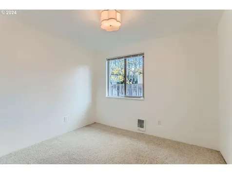 5918 N Newark Street Portland OR 97203
