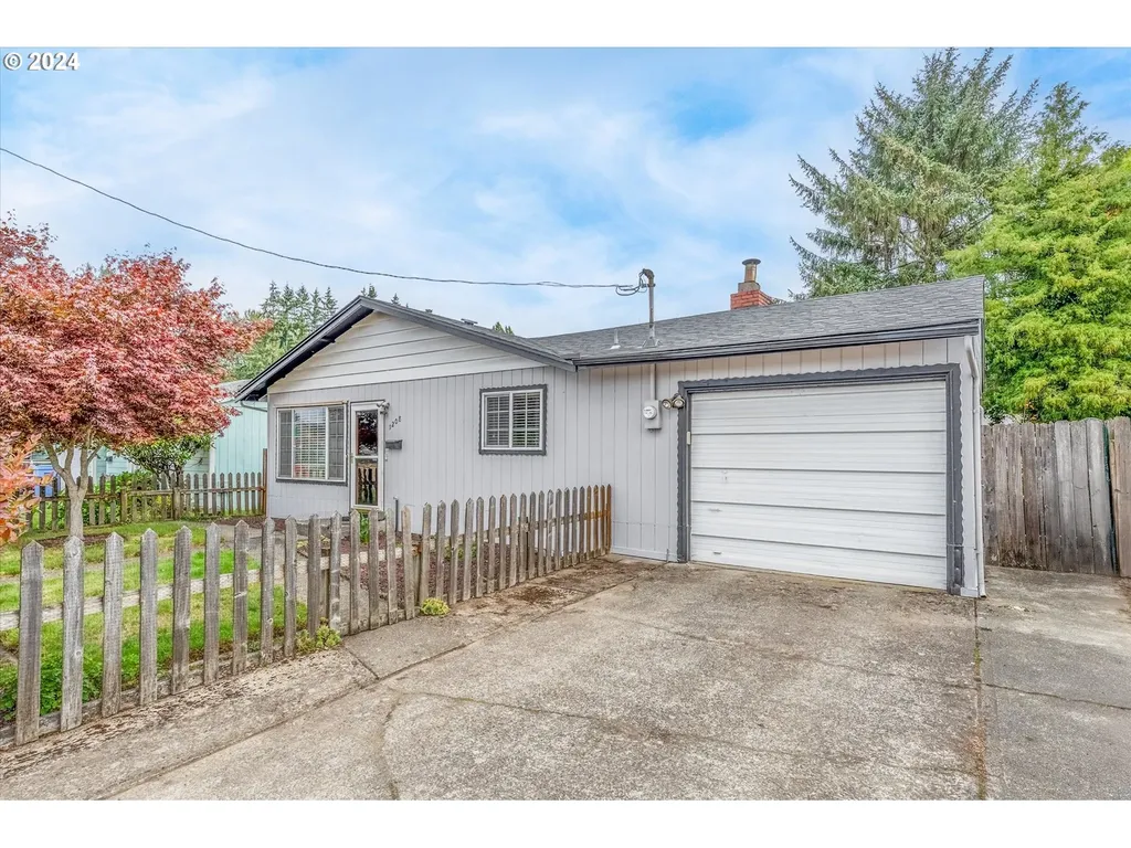 1208 S 8th Avenue Kelso WA 98626