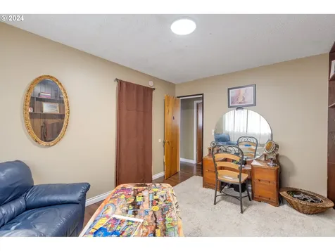 1208 S 8th Avenue Kelso WA 98626