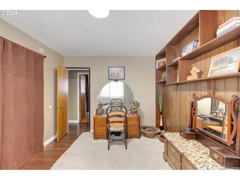1208 S 8th Avenue Kelso WA 98626