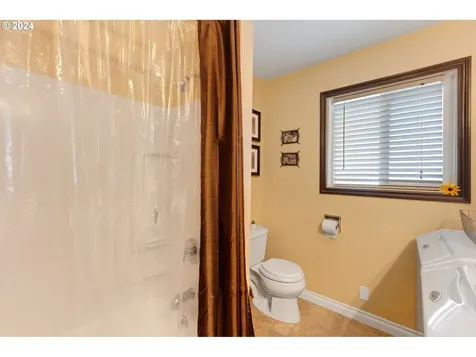 1208 S 8th Avenue Kelso WA 98626