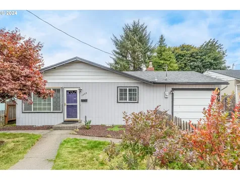 1208 S 8th Avenue Kelso WA 98626
