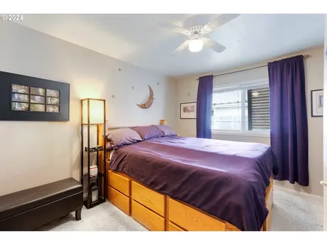 1208 S 8th Avenue Kelso WA 98626