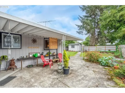 1208 S 8th Avenue Kelso WA 98626