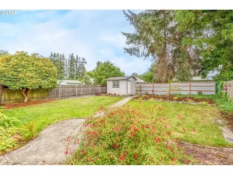 1208 S 8th Avenue Kelso WA 98626