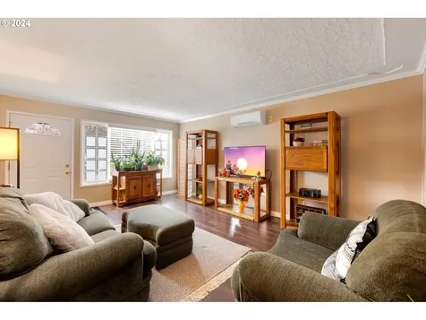 1208 S 8th Avenue Kelso WA 98626